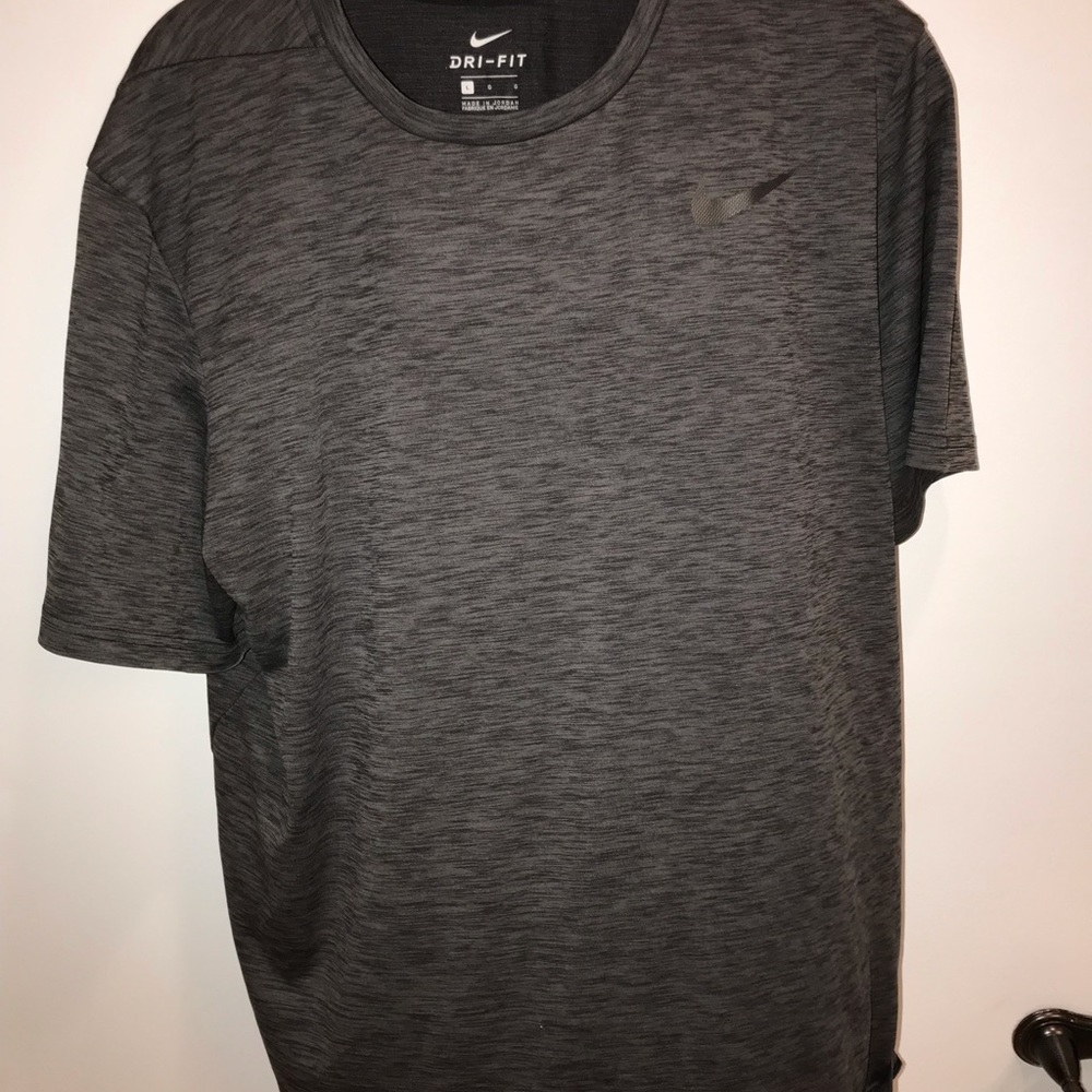 Nike dry fit workout shirt